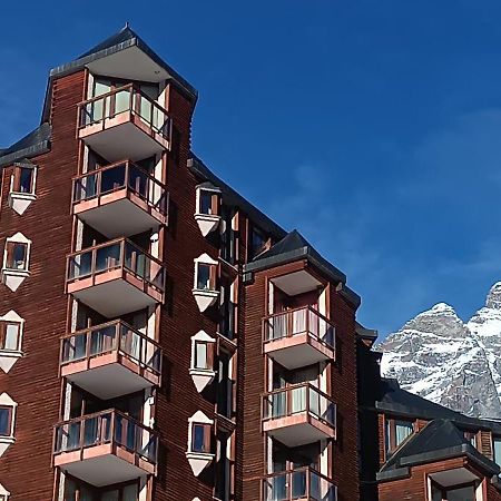 Giomein Sporting Red House 布勒伊-切尔维尼亚 外观 照片